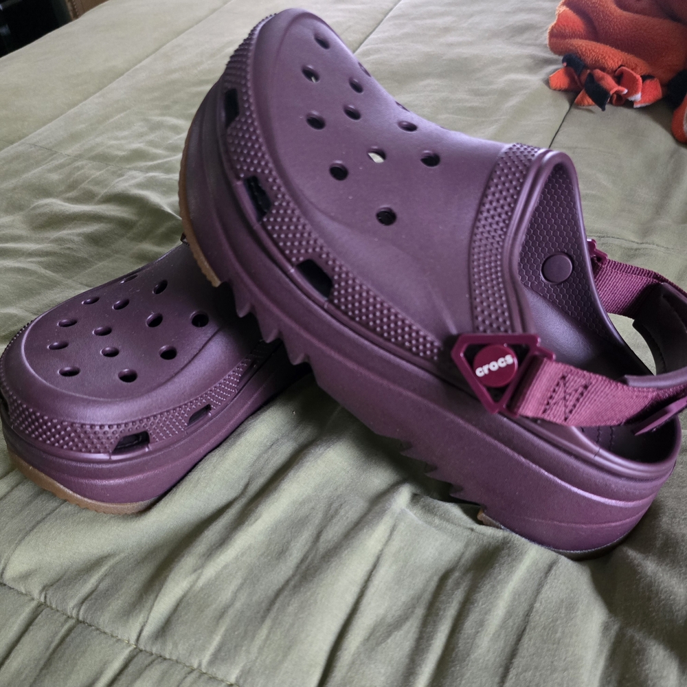 CROCS Maroon Platform Clogs